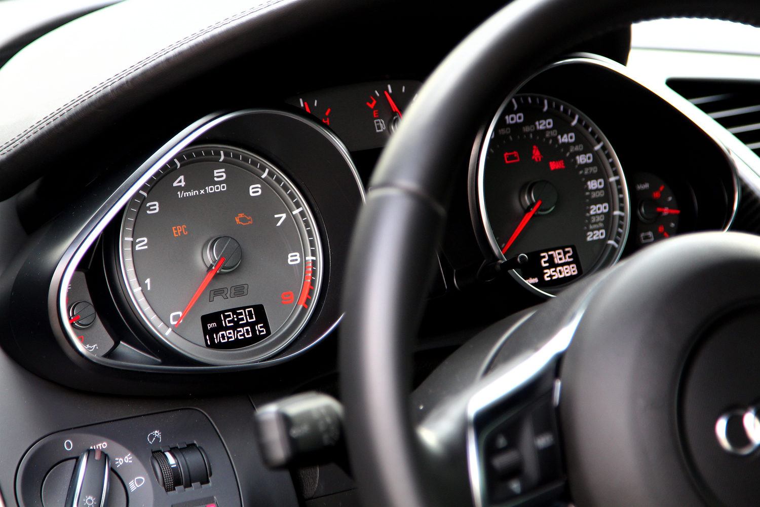 2009 Audi R8 V8 6 Speed Manual full